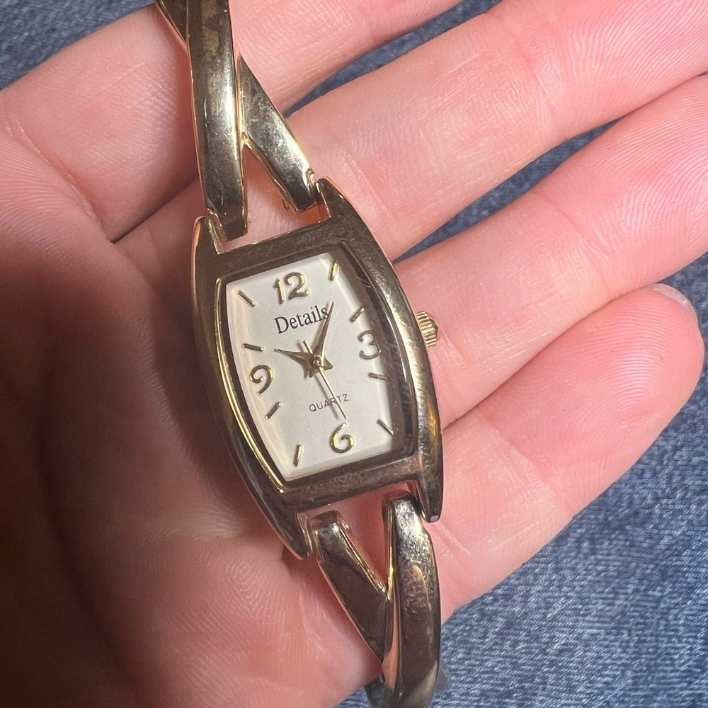 Details Intertwined Gold-Tone Watch - Picture 5 of 13